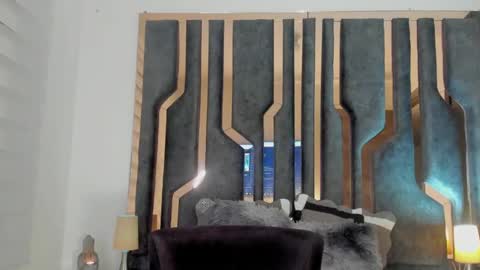 _silvia_vega_ online show from December 8, 9:46 am