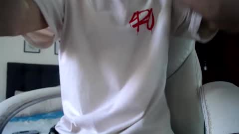 Snapshot of _skyleer_ chatting on September 18, 8:44 pm _skyleer_ online show from September 18, 8:44 pm