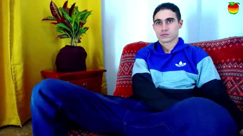 Snapshot of _skyleer_ chatting on November 15, 12:19 am _skyleer_ online show from November 15, 12:19 am