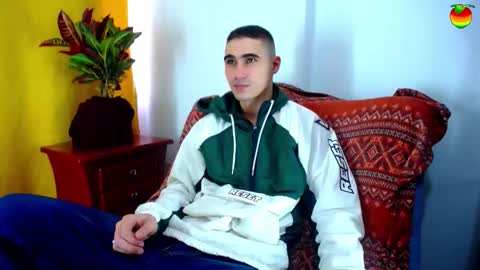 Snapshot of _skyleer_ chatting on November 15, 6:59 pm _skyleer_ online show from November 15, 6:59 pm