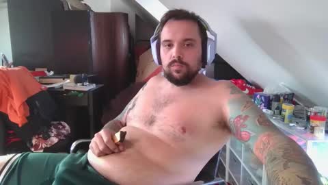 Snapshot of _smiley_bear27 chatting on September 16, 6:03 am _smiley_bear27 online show from September 16, 6:03 am