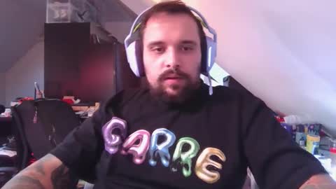 Snapshot of _smiley_bear27 chatting on September 20, 7:42 am _smiley_bear27 online show from September 20, 7:42 am