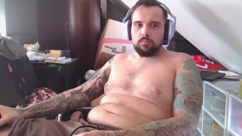 Snapshot of _smiley_bear27 chatting on October 11, 5:50 am _smiley_bear27 online show from October 11, 5:50 am