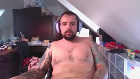 Snapshot of _smiley_bear27 chatting on October 12, 5:17 am _smiley_bear27 online show from October 12, 5:17 am