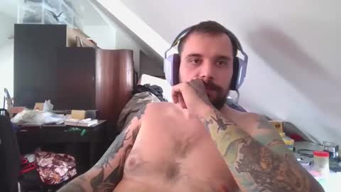 Snapshot of _smiley_bear27 chatting on November 4, 1:38 am _smiley_bear27 online show from November 4, 1:38 am