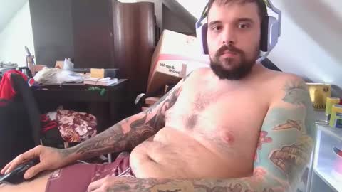 Snapshot of _smiley_bear27 chatting on November 6, 4:13 am _smiley_bear27 online show from November 6, 4:13 am