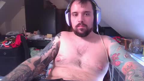 Snapshot of _smiley_bear27 chatting on November 12, 8:48 am _smiley_bear27 online show from November 12, 8:48 am