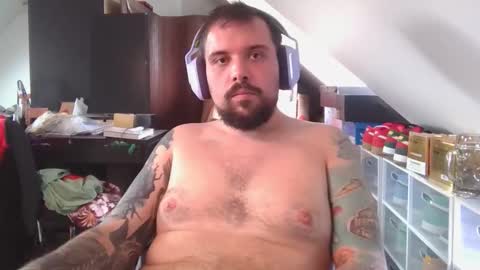 Snapshot of _smiley_bear27 chatting on November 14, 6:01 am _smiley_bear27 online show from November 14, 6:01 am