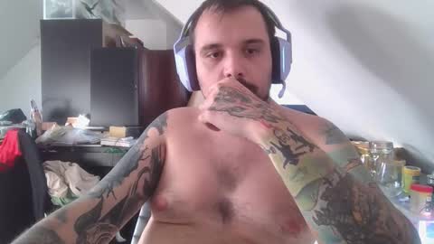 Snapshot of _smiley_bear27 chatting on November 16, 7:25 am _smiley_bear27 online show from November 16, 7:25 am