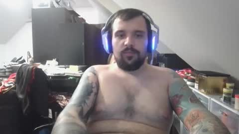 Snapshot of _smiley_bear27 chatting on November 22, 12:15 pm _smiley_bear27 online show from November 22, 12:15 pm