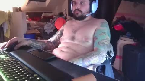 Snapshot of _smiley_bear27 chatting on December 3, 9:29 am _smiley_bear27 online show from December 3, 9:29 am