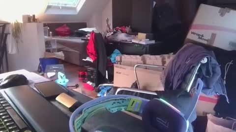 Snapshot of _smiley_bear27 chatting on December 15, 8:40 am _smiley_bear27 online show from December 15, 8:40 am