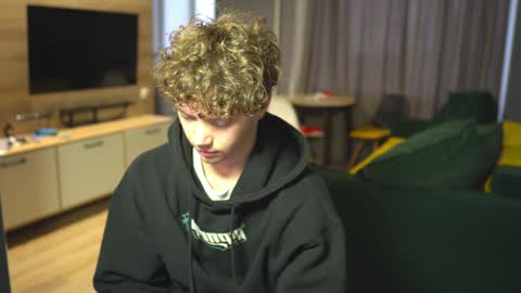 Snapshot of _sopranos_ chatting on February 3, 12:03 pm OLIVERpvt is open online show from February 3, 12:03 pm