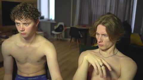 Snapshot of _sopranos_ chatting on February 6, 11:54 am OLIVERpvt is open online show from February 6, 11:54 am