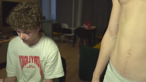 Snapshot of _sopranos_ chatting on February 12, 3:51 am OLIVERpvt is open online show from February 12, 3:51 am