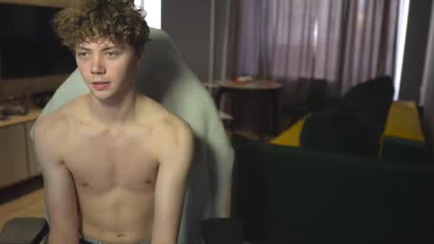 Snapshot of _sopranos_ chatting on February 22, 12:19 pm OLIVERpvt is open online show from February 22, 12:19 pm