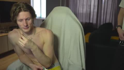 Snapshot of _sopranos_ chatting on February 24, 11:54 am OLIVERpvt is open online show from February 24, 11:54 am