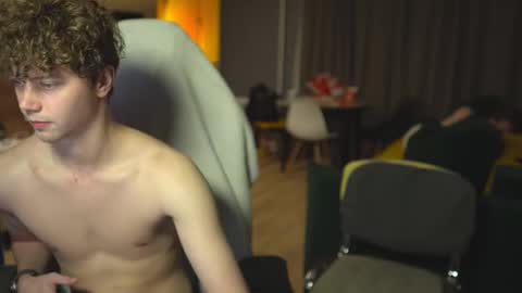 Snapshot of _sopranos_ chatting on February 28, 3:37 pm OLIVERpvt is open online show from February 28, 3:37 pm