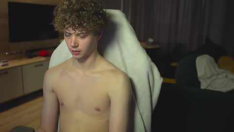 Snapshot of _sopranos_ chatting on March 1, 1:07 pm OLIVERpvt is open online show from March 1, 1:07 pm