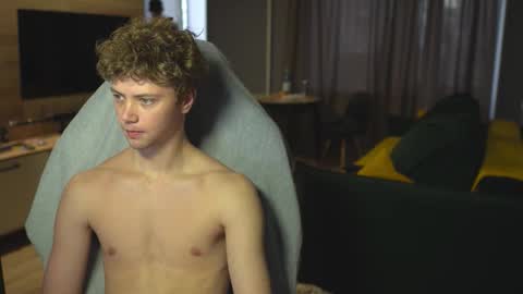 Snapshot of _sopranos_ chatting on October 26, 12:22 pm OLIVERpvt is open online show from October 26, 12:22 pm