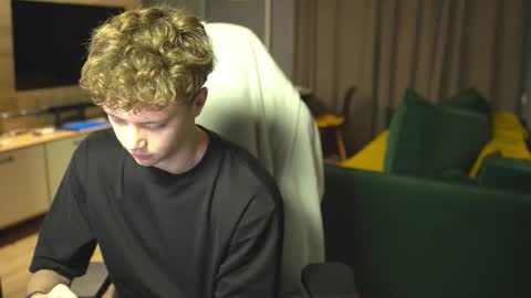 Snapshot of _sopranos_ chatting on November 19, 3:06 am OLIVERpvt is open online show from November 19, 3:06 am