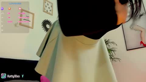 Snapshot of _sweet_kitty1 chatting on October 31, 12:44 am online show from October 31, 12:44 am