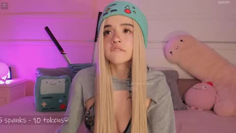 Snapshot of _tammarra_ chatting on February 12, 12:33 pm _tammarra_ online show from February 12, 12:33 pm