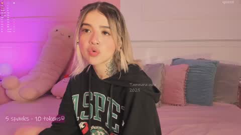 Snapshot of _tammarra_ chatting on September 11, 8:42 pm _tammarra_ online show from September 11, 8:42 pm