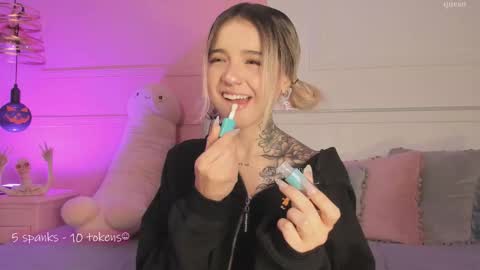 Snapshot of _tammarra_ chatting on October 8, 2:04 pm _tammarra_ online show from October 8, 2:04 pm