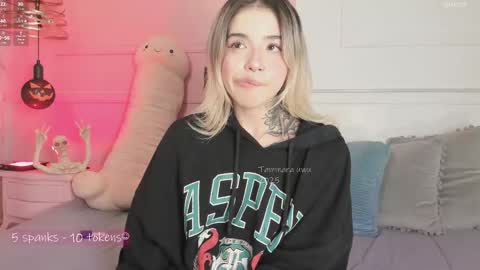 Snapshot of _tammarra_ chatting on October 20, 8:53 pm _tammarra_ online show from October 20, 8:53 pm