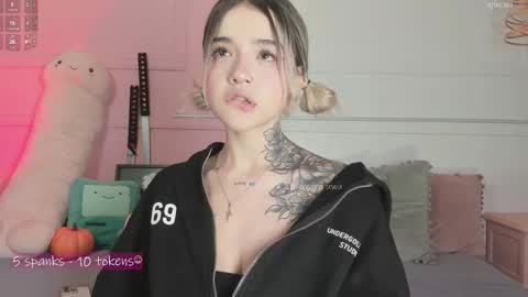 Snapshot of _tammarra_ chatting on October 21, 10:32 pm _tammarra_ online show from October 21, 10:32 pm