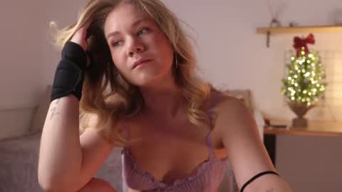 Annie online show from December 23, 1:18 am