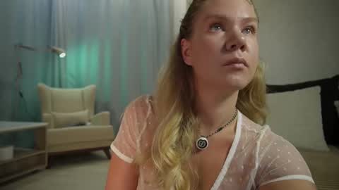 Annie online show from October 13, 1:38 am