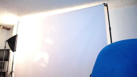 Snapshot of _the_dark_side_of_the_moon_ chatting on January 9, 2:11 am _the_dark_side_of_the_moon_ online show from January 9, 2:11 am