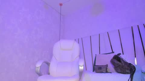 Rousse  online show from January 18, 6:53 pm