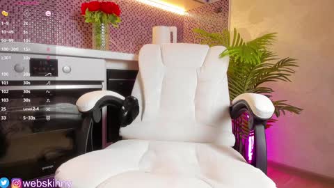 Julia online show from January 31, 3:09 am