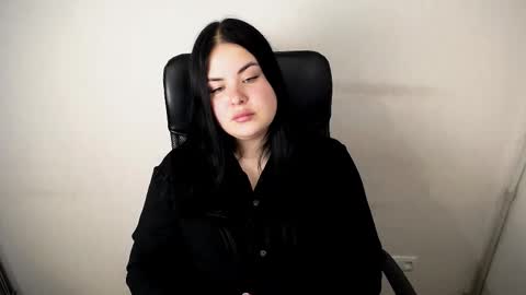 Trisha online show from October 26, 12:00 pm