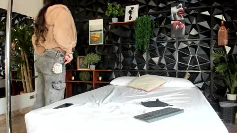 _valentina_69 online show from October 17, 2:19 pm