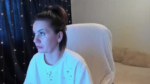 Snapshot of _vallylove chatting on March 1, 6:57 am _vallylove online show from March 1, 6:57 am