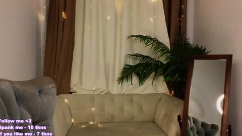 Violet online show from December 1, 11:58 pm