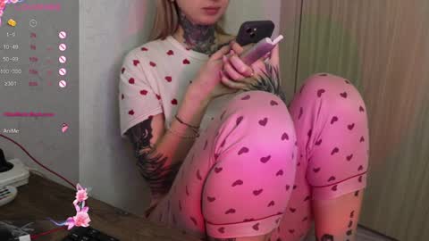 Alis online show from January 22, 8:49 pm