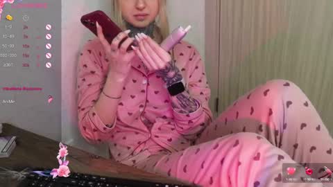 Snapshot of _viv1an_ chatting on February 7, 1:01 pm Alis online show from February 7, 1:01 pm