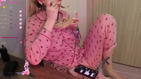 Snapshot of _viv1an_ chatting on February 8, 2:16 pm Alis online show from February 8, 2:16 pm