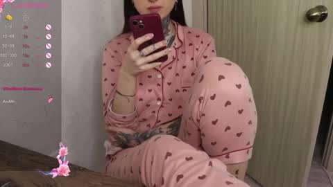 Snapshot of _viv1an_ chatting on March 6, 2:51 pm Alis online show from March 6, 2:51 pm