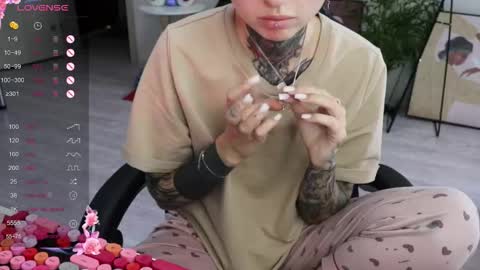 Snapshot of _viv1an_ chatting on September 20, 10:49 am Alis online show from September 20, 10:49 am