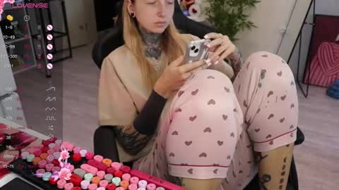 Alis online show from September 25, 9:02 am