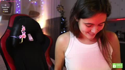 Snapshot of _whoareu_ chatting on December 13, 3:00 pm Kristina online show from December 13, 3:00 pm