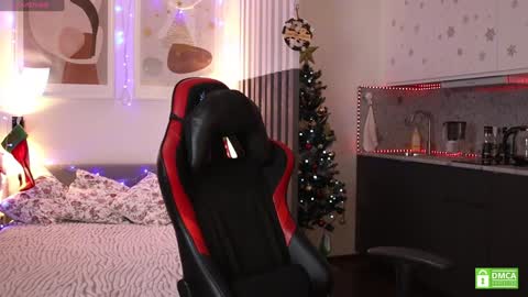 Snapshot of _whoareu_ chatting on December 18, 1:34 pm Kristina online show from December 18, 1:34 pm