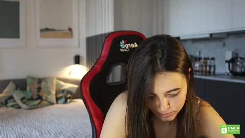 Snapshot of _whoareu_ chatting on September 11, 10:04 am Kristina online show from September 11, 10:04 am