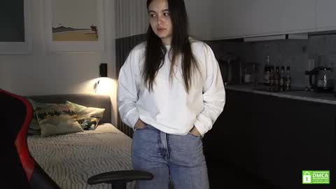 Snapshot of _whoareu_ chatting on September 13, 1:00 pm Kristina online show from September 13, 1:00 pm